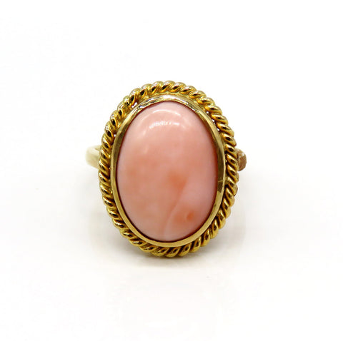 Elegant 18k Yellow Gold Peach Coral Oval Cabochon Ring