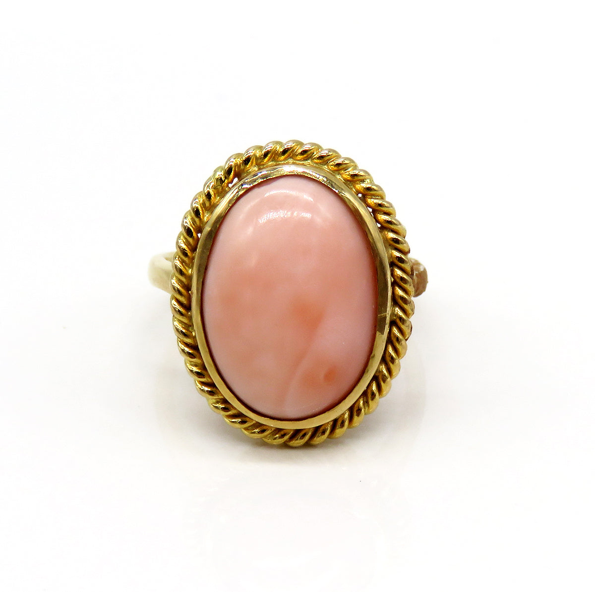 Elegant 18k Yellow Gold Peach Coral Oval Cabochon Ring