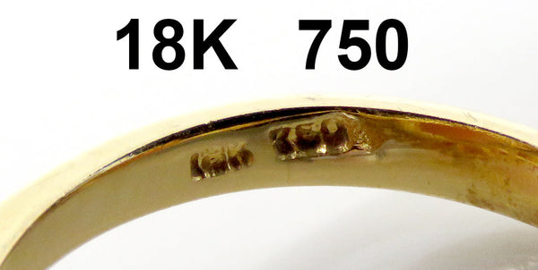 Elegant 18k Yellow Gold Peach Coral Oval Cabochon Ring