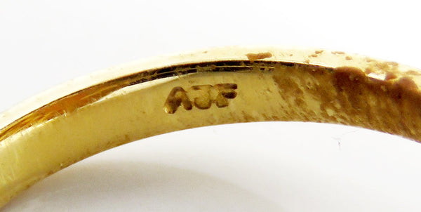 Elegant 18k Yellow Gold Peach Coral Oval Cabochon Ring