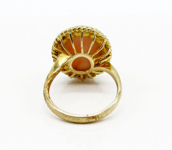 Elegant 18k Yellow Gold Peach Coral Oval Cabochon Ring