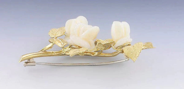 Beautiful 18k Yellow Gold Carved Coral Rose Floral Pin Brooch