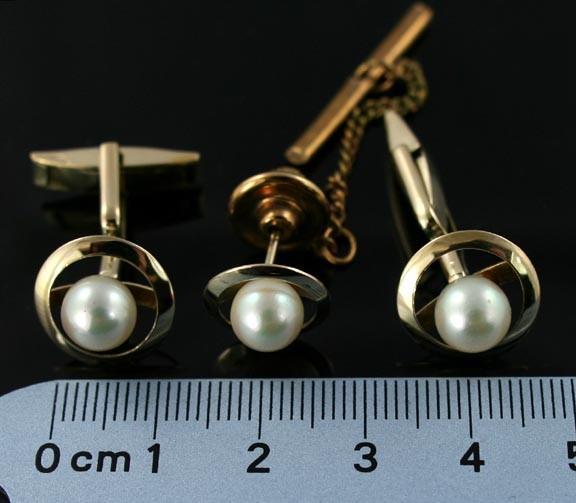 Handsome Quality 14k Yellow Gold Pearl Cufflinks & Tie Pin