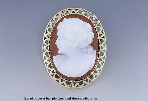 Delightful VTG 14k Gold Carved Hardstone Cameo Pin / Pendant