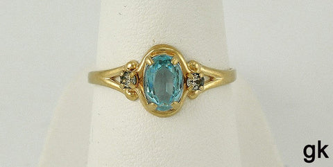 Lovely Little 10K Yellow Gold and Genuine Blue Topaz and CZ ring Size 6.75