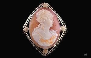 Neat Antique Greco-Roman 10k Yellow Gold Hand Carved Cameo Pin/Pendant