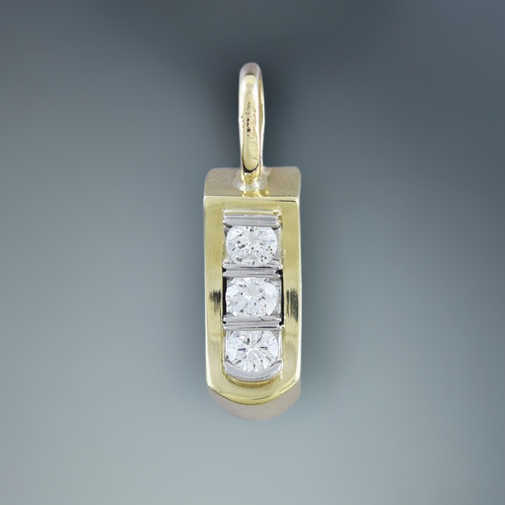 Superb Quality 18K Yellow Gold Platinum & Diamond Pendant