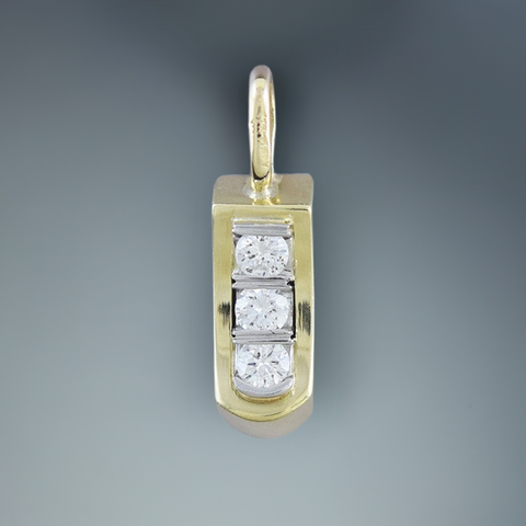 Superb Quality 18K Yellow Gold Platinum & Diamond Pendant