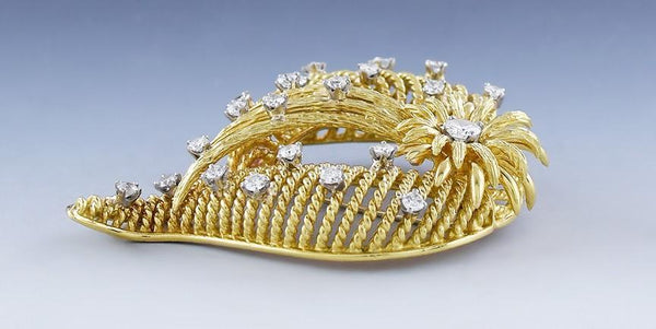 Beautiful Italian 18k Gold & Diamond Pin / Brooch