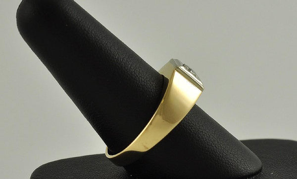 Handsome 14k Yellow Gold and Genuine Modern Brilliant Cut Diamond Ring Size 8.75