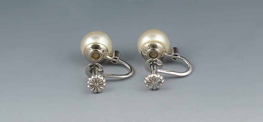 Splendid 14K White Gold Pearl and Diamond Screw Back Earrings Vintage 1950s-60s
