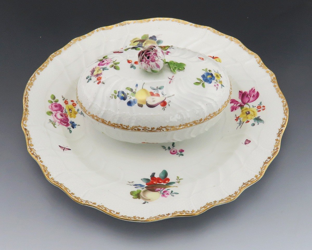 Antique c1765 Meissen Porcelain Covered Sauce Bowl With Attached Platter