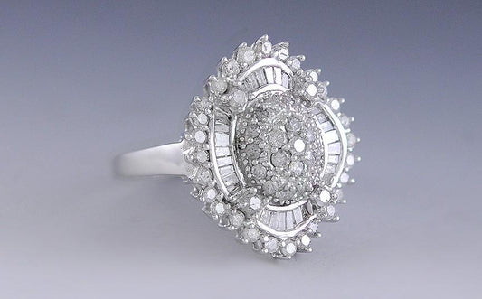 Stunning Diamond Cluster 14k White Gold Ring Size 7.25