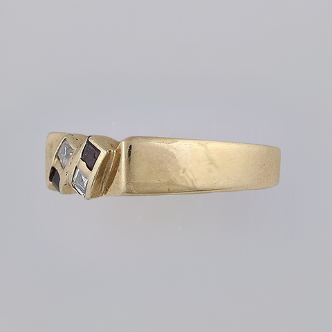 Moderne 14k Yellow Gold Ruby & Princess Cut Diamond Ring Size 7