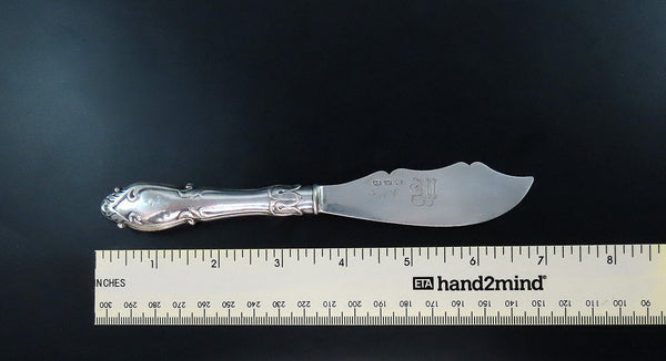 Beautiful Coin Silver Master Butter Knife Engraved Blade 6 5/8"