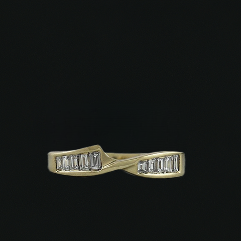 High Grade 14k Yellow Gold VVS Emerald Cut Diamond Ring