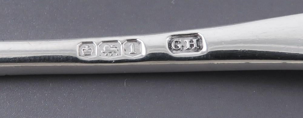 1928 English Queen Anne Style Sterling Silver Rattail Master Salt Spoon NO MONO