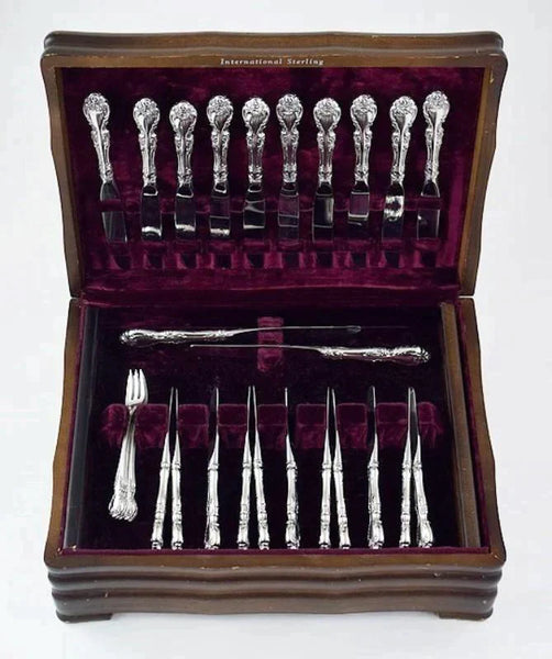 Nice Gorham 74pc Sterling Silver Melrose Flatware Set Serves 12