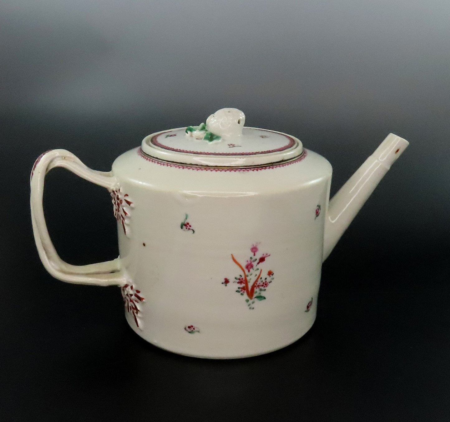 Lovely Chinese Export Porcelain Tea Pot Hand Painted Delicate Flowers c1800