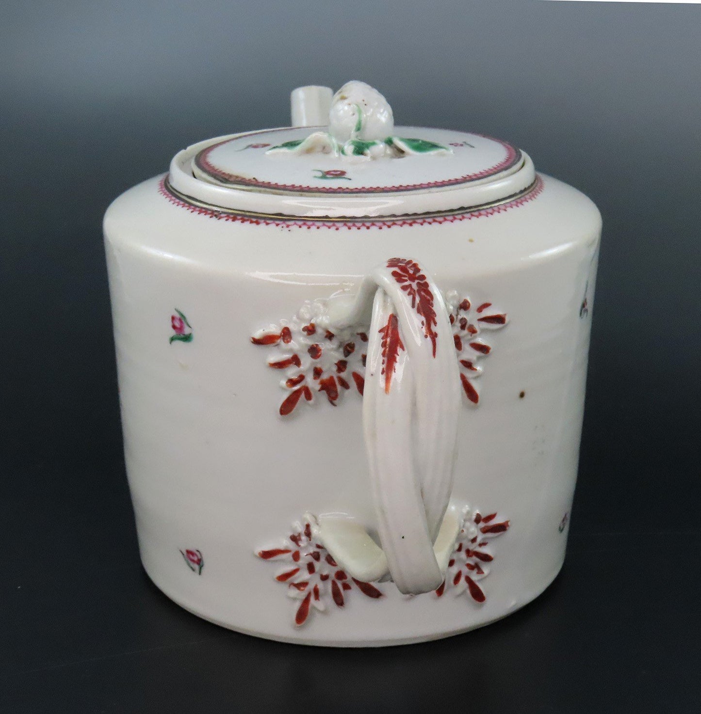 Lovely Chinese Export Porcelain Tea Pot Hand Painted Delicate Flowers c1800