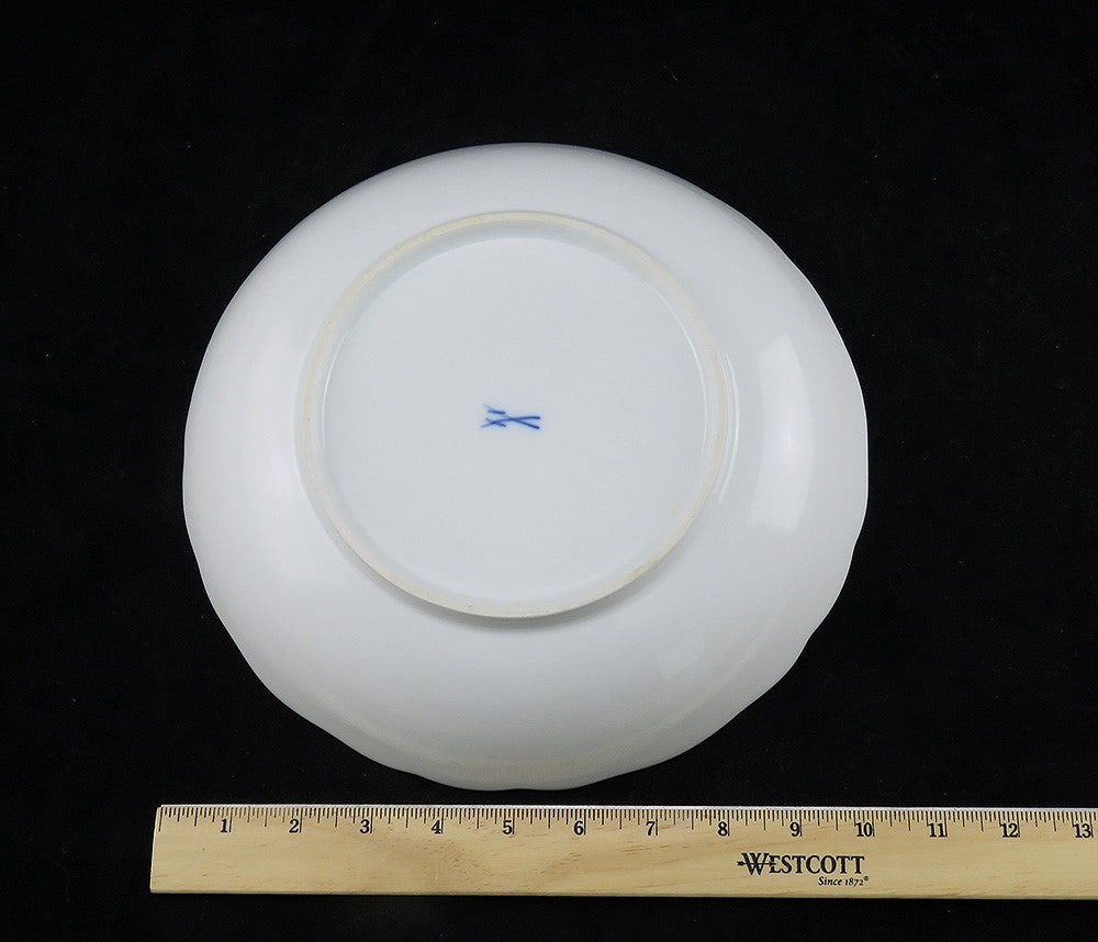Large Perfect Meissen Scattered Flowers Serving Bowl 10" Diameter Round