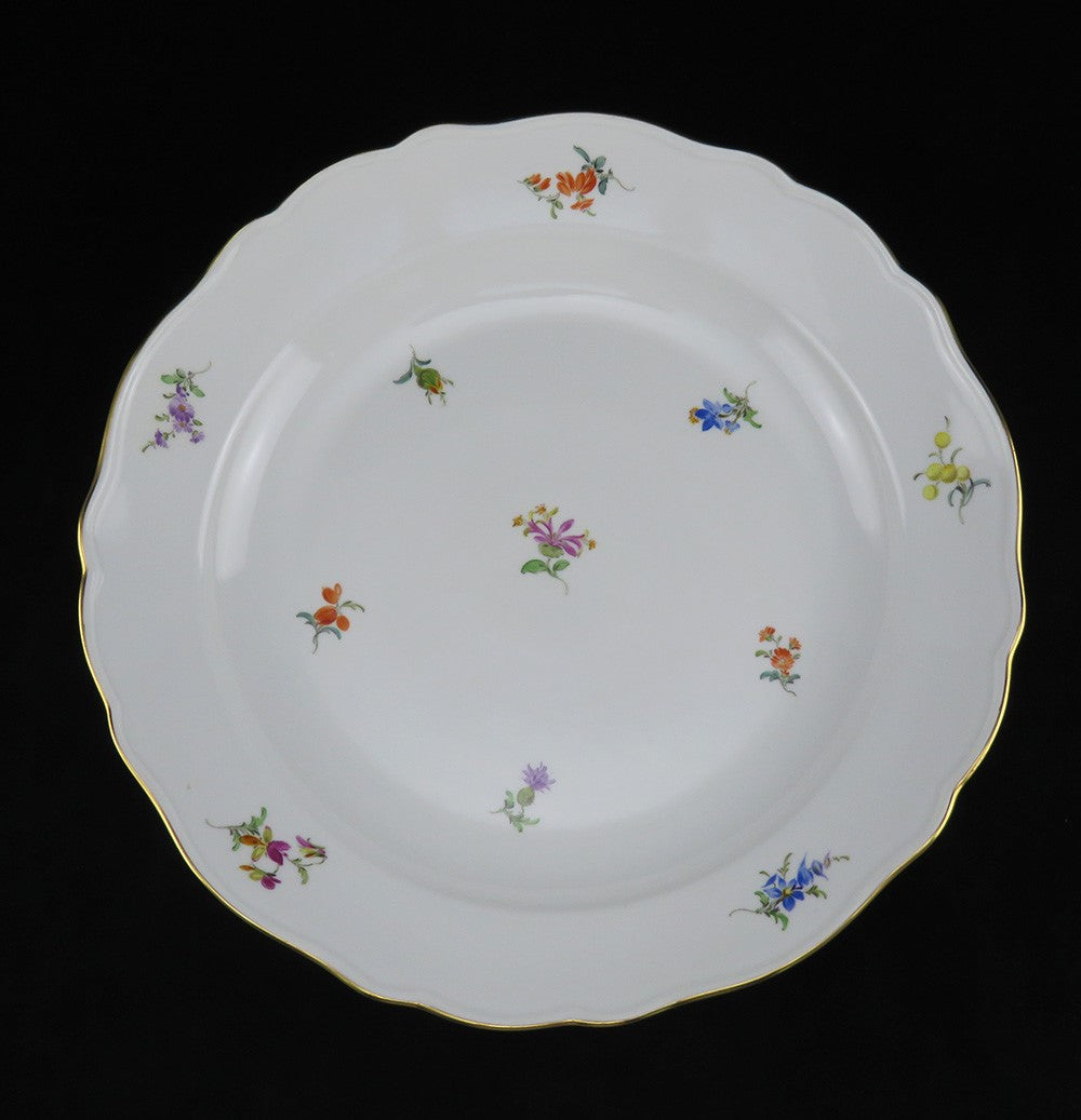 Large Perfect Meissen Scattered Flowers Round Serving Bowl 12 5/8" Diameter