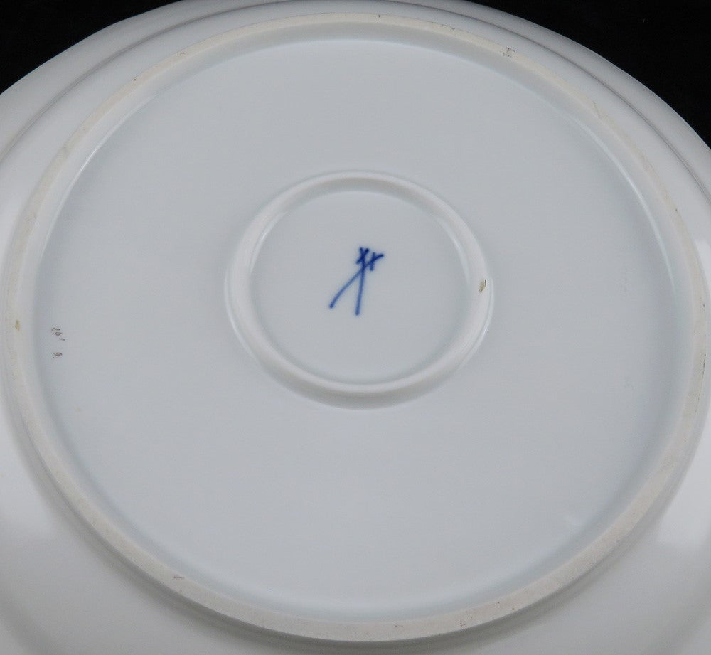 Large Perfect Meissen Scattered Flowers Round Serving Bowl 12 5/8" Diameter