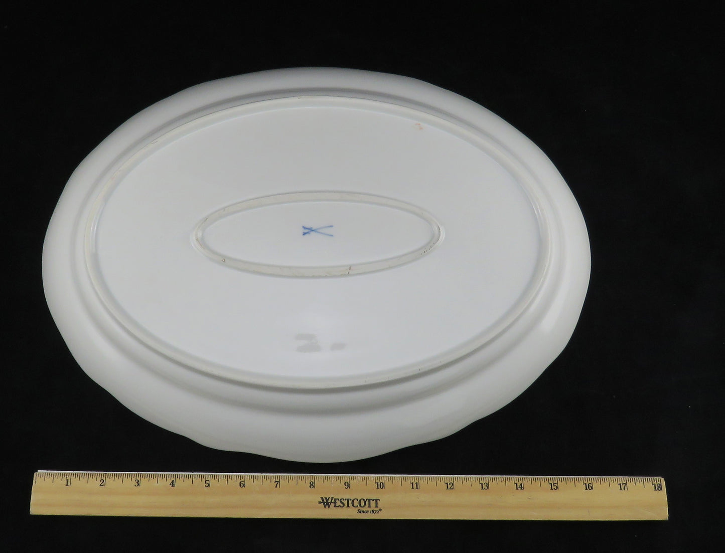 Large Perfect Meissen Scattered Flowers Oval Platter 16.75 x 12.25"
