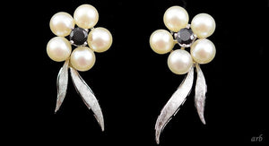 Excellent 14k White Gold Onyx and Real Pearl Pierced Earrings