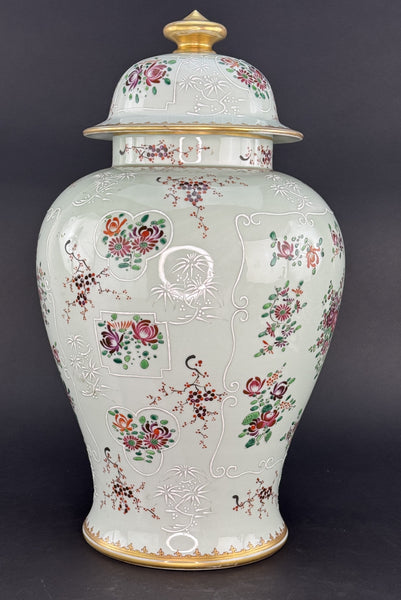 Impressive Early 1900s French Samson Pink White Lidded Urn Vase Large Size