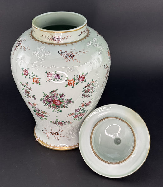 Impressive Early 1900s French Samson Pink White Lidded Urn Vase Large Size
