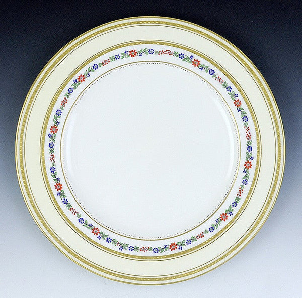 11 George Jones English Porcelain Gilt Flower Dinner Plates