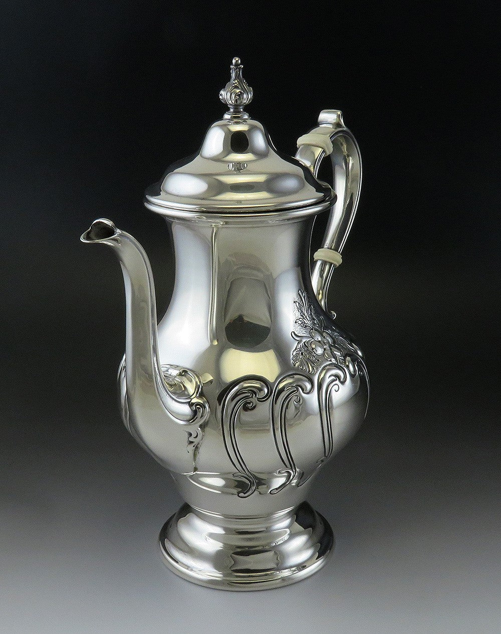 Fine Vintage 1983 Gorham Chantilly Hand Chased Sterling Silver Coffee Pot