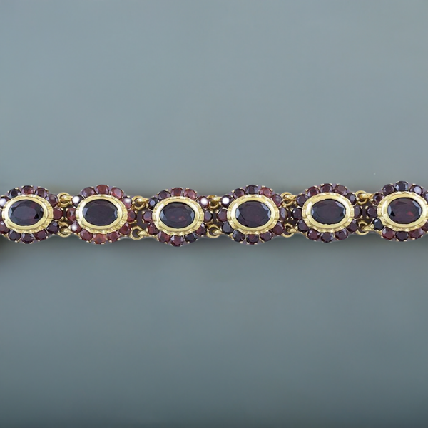 Gorgeous Italian 18k Yellow Gold and Garnet Link Bracelet