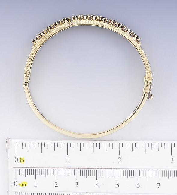 Lovely Vintage 14k Gold & Garnet Hinged Bangle Bracelet