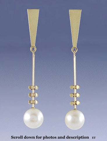 Pretty Pair Pearl Drop/Dangle 18k Gold Earrings c1970s
