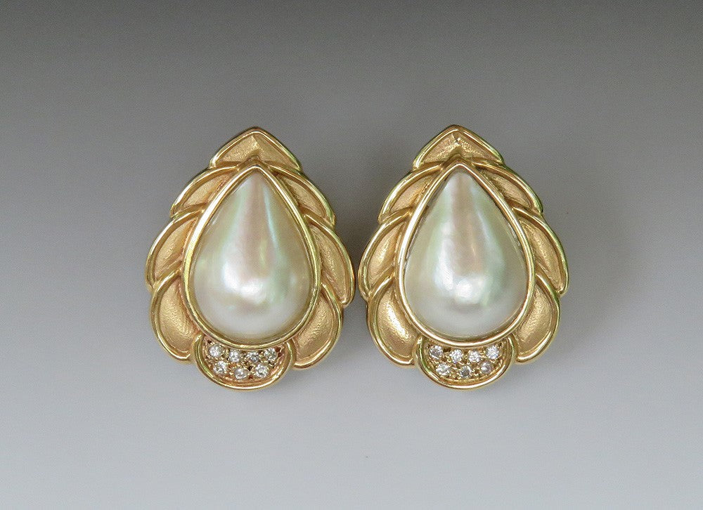 Exquisite Pair 14k Yellow Gold Teardrop Mabe Pearl Diamond Earrings