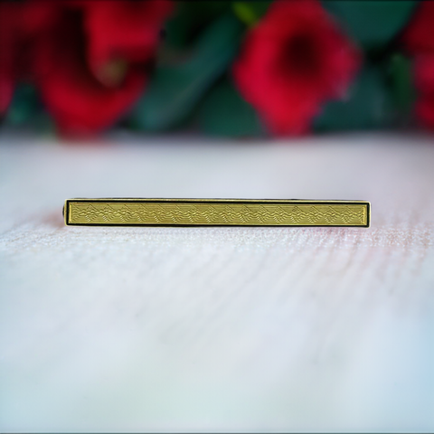 Attractive Vintage 14k Yellow Gold Enamel Bar Pin Brooch