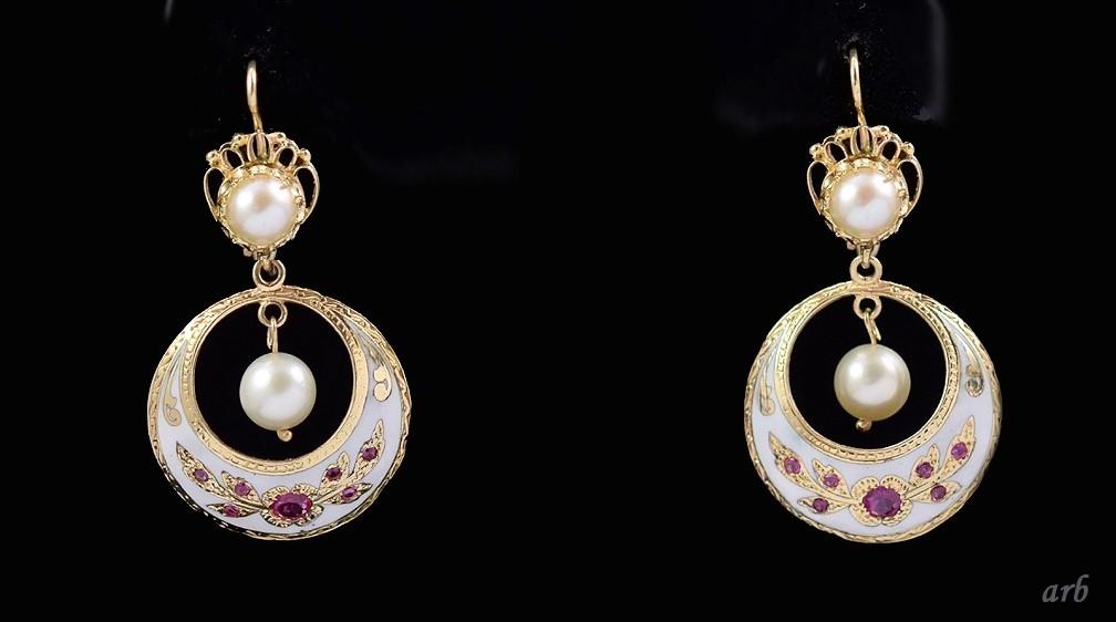 Breathtaking Vintage 14k Yellow Gold Dangling Earrings with Rubies and Pearls