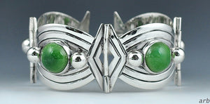 Gorgeous Shining Sterling Silver and Green Stone Mexican Hook Clasp Bracelet