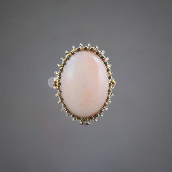 Lovely 18k Yellow Gold & Coral Pink Cabochon Ring Size 4.5