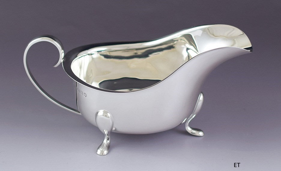 Antique 1935 English Sterling Silver King George V Jubilee Gravy / Sauce Boat