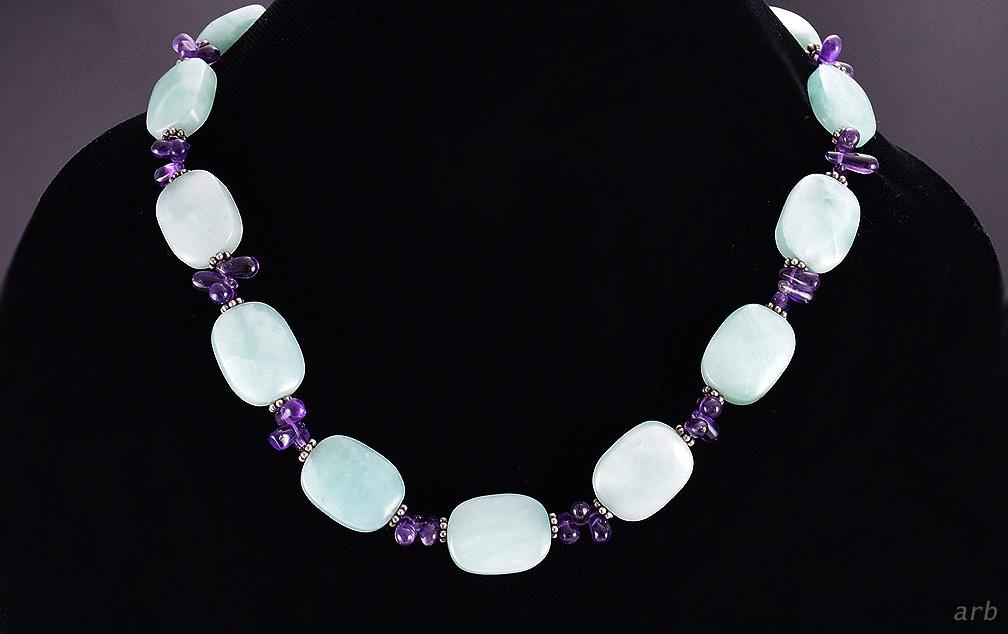 Lovely Light Green Polished Jade Amethyst Sterling Silver Bead Choker Necklace