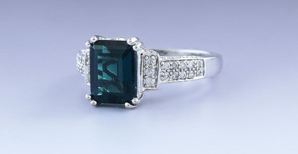 Beautiful 14k White Gold Diamond Lab Created Emerald Ring