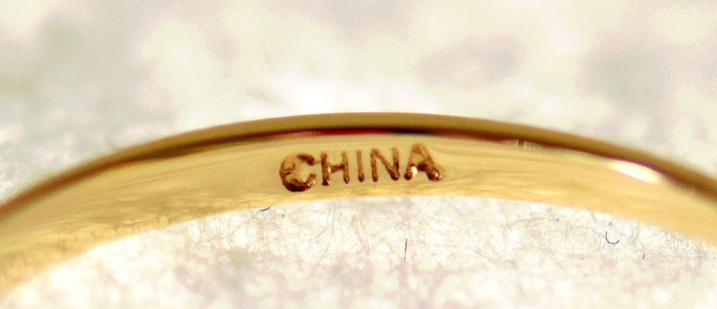 Brilliant 10k Yellow Gold Ring w/ Green Peridot and Clear Trillions Stones Sz 7