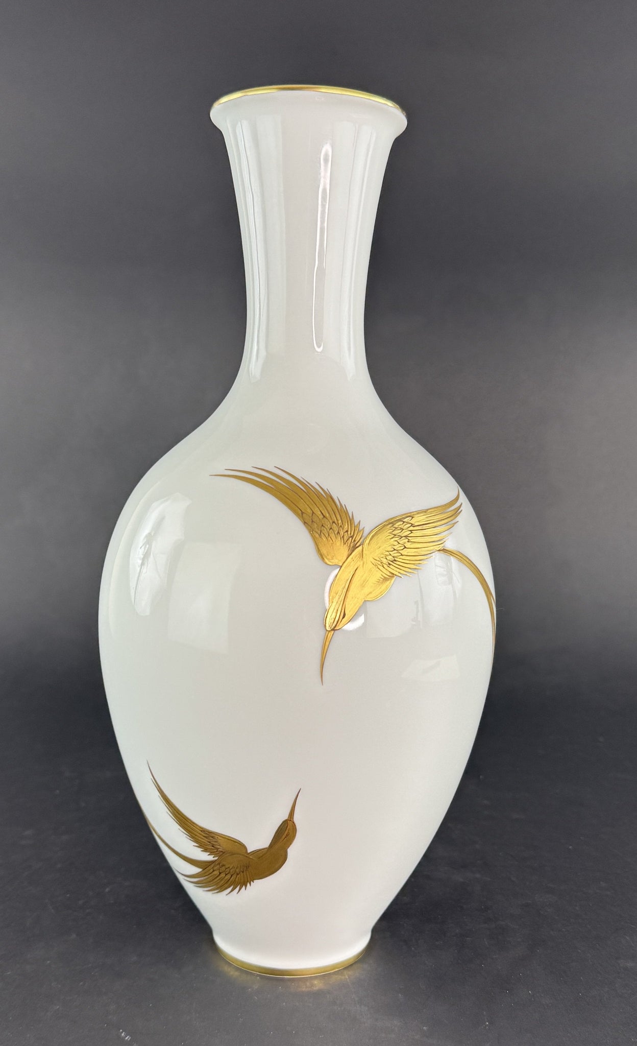 Beautiful Heinrich H Co Selb Bavaria Hand Painted Gold Gilt Birds Vase