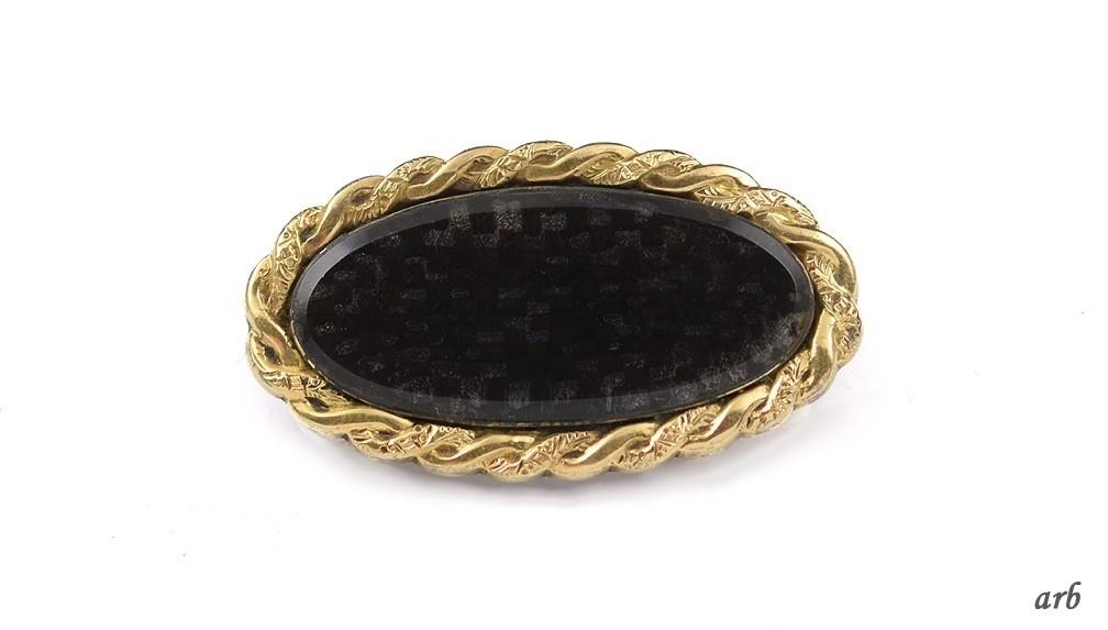 Amazing 1840s-1860s American Victorian 10k Yellow Gold Mourning Pin