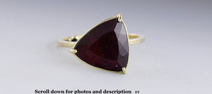 Stunning 18K Gold Tourmaline Ring with Hand Hammered Finish Size 6