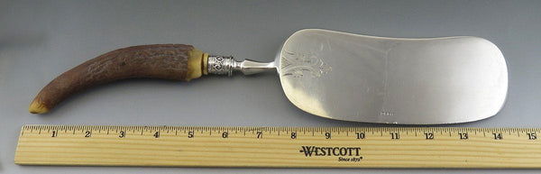 Antique English Silverplate Stag Handle Engraved Crumber Fish Slice Server