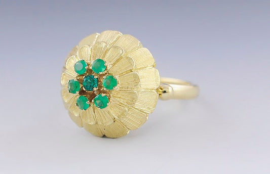 Lovely 18k Yellow Gold Green Chrysoprase & Synthetic Emerald Ring Size 6.25